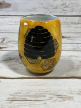 Load image into Gallery viewer, Bee Hive Tumbler